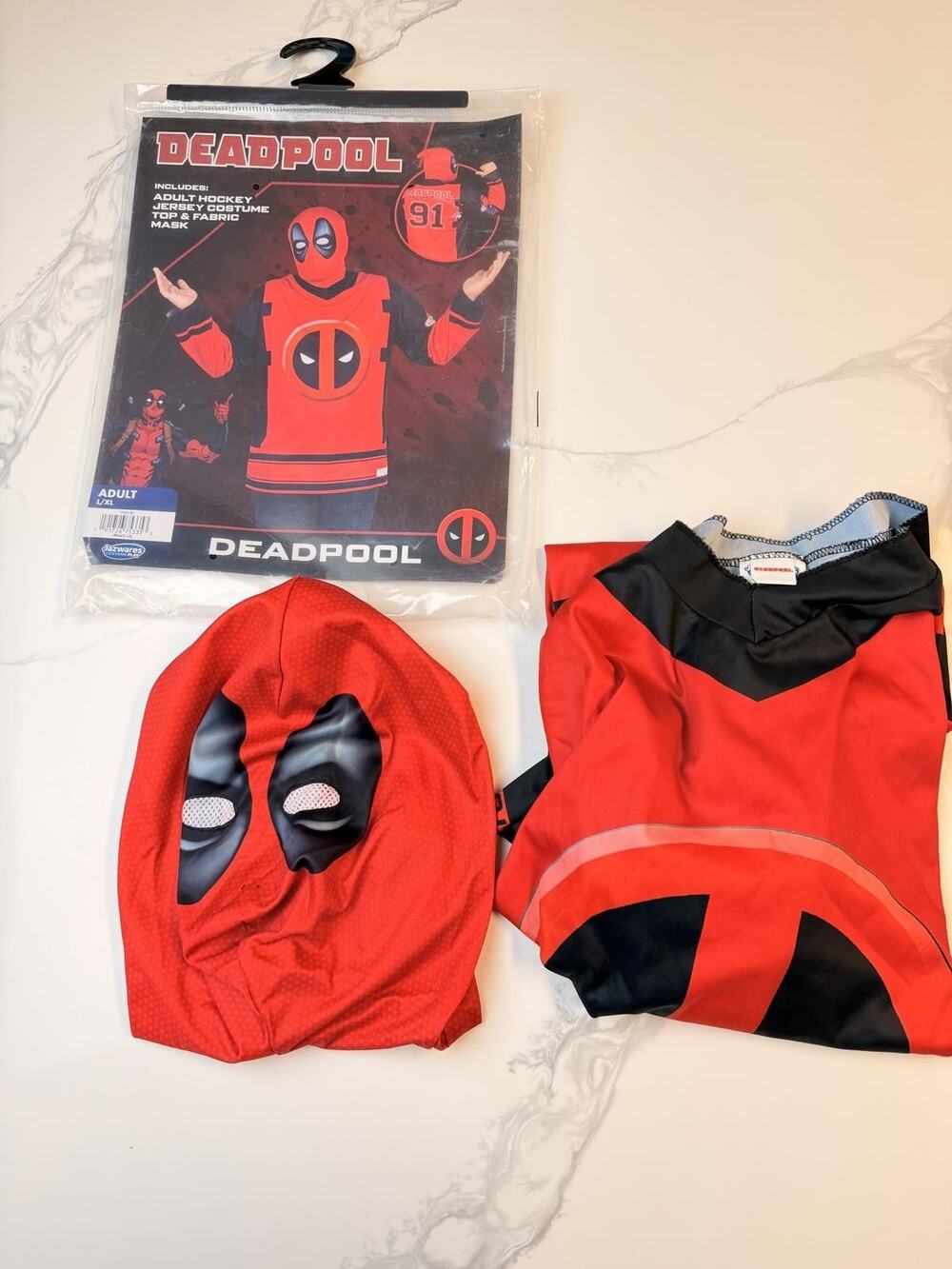 Deadpool Adult Costume L/XL Hockey Jersey Mask Marvel Jazwares